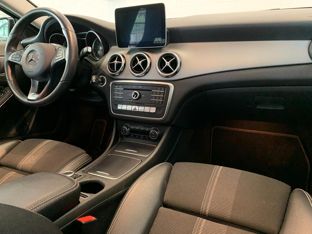 Mercedes-benz GLA 200 220 d Automatic Sport