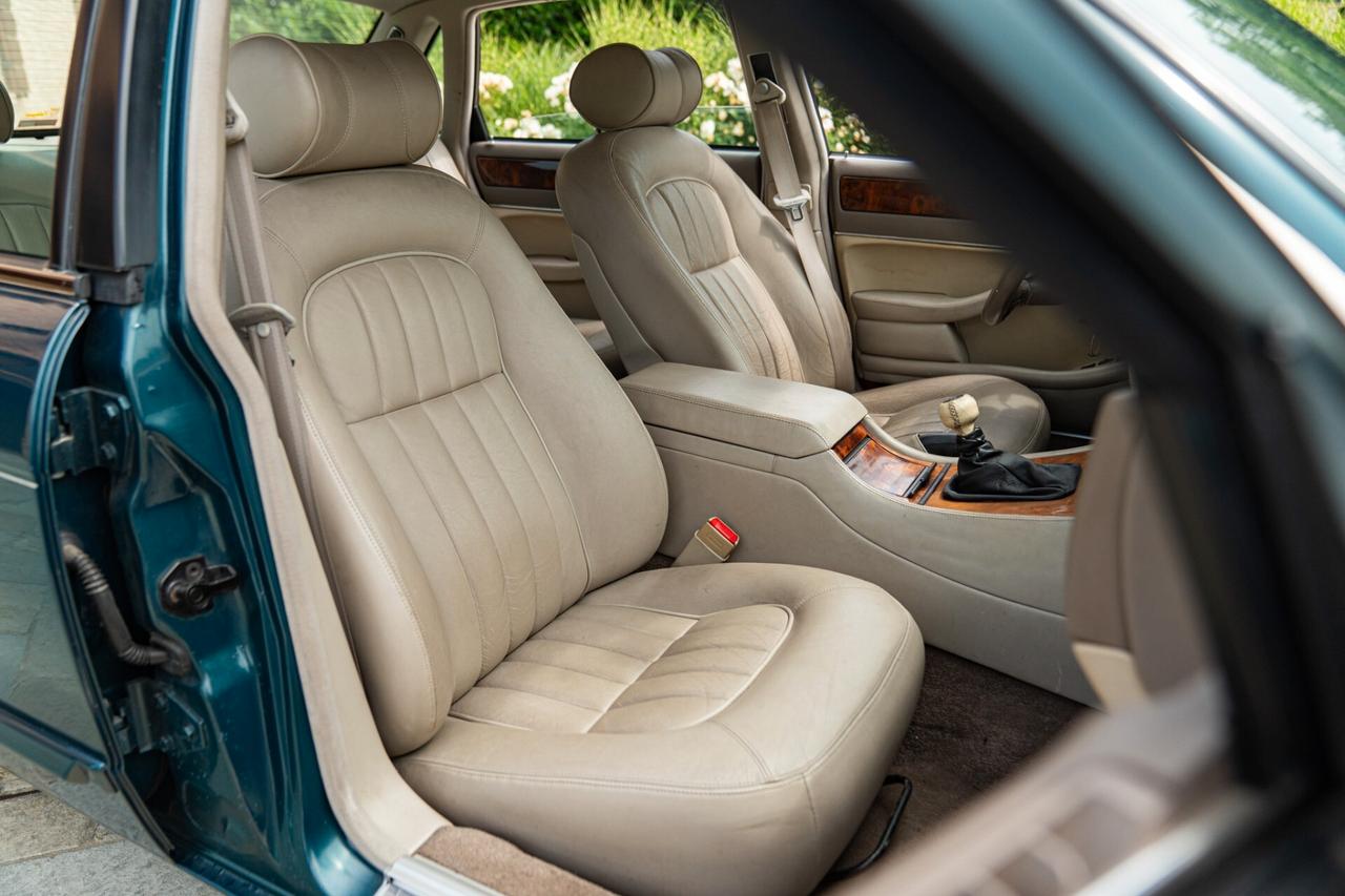 Jaguar XJ6 3.2 MANUALE - JAG00085