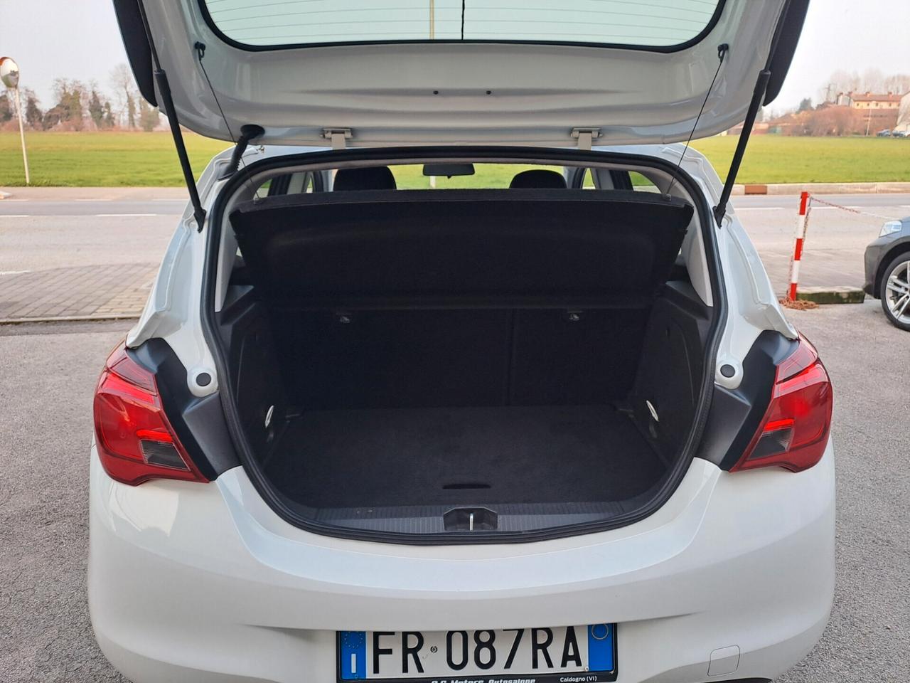 Opel Corsa 1.4 90CV BENZ-GPL OK NEOPATENTATI