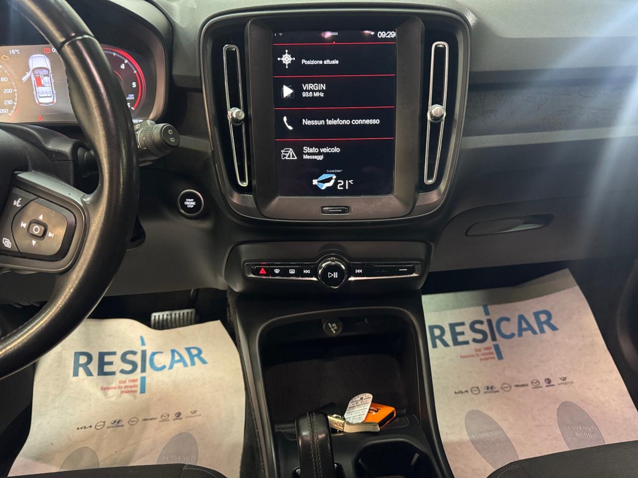 VOLVO XC40 2.0 d3 Momentum Core auto