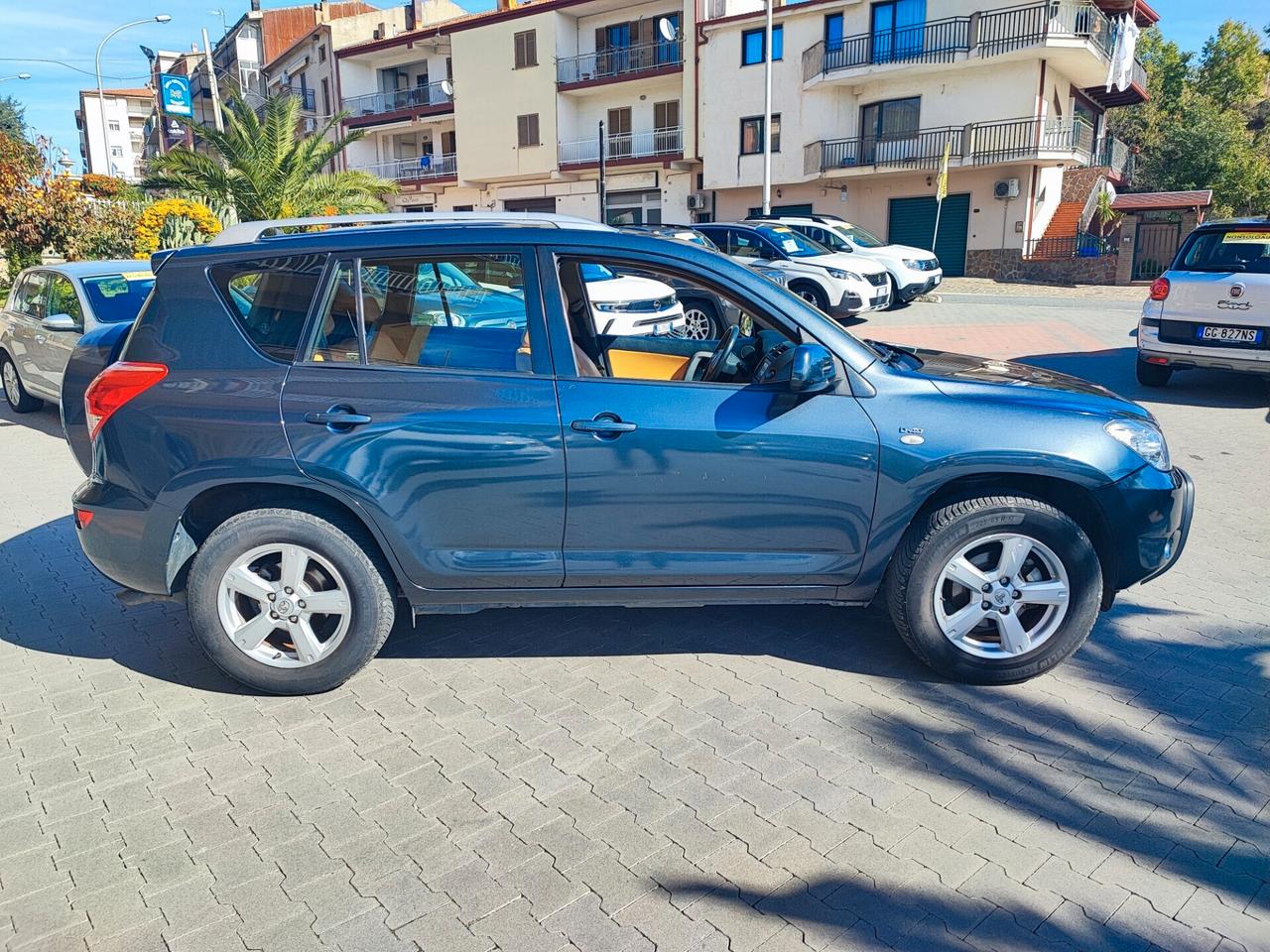 Toyota RAV4 2.2 D-4D 136CV Luxury- GancioTraino