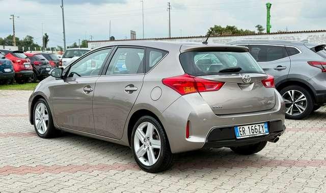 Toyota Auris 5p 2.0 d-4d Lounge