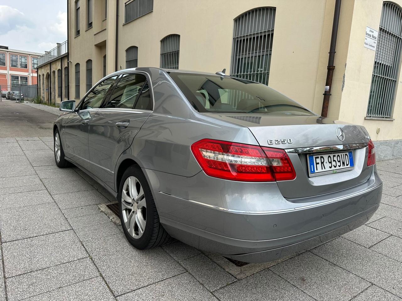 Mercedes-benz E 250 CDI BlueEFFICIENCY Avantgarde