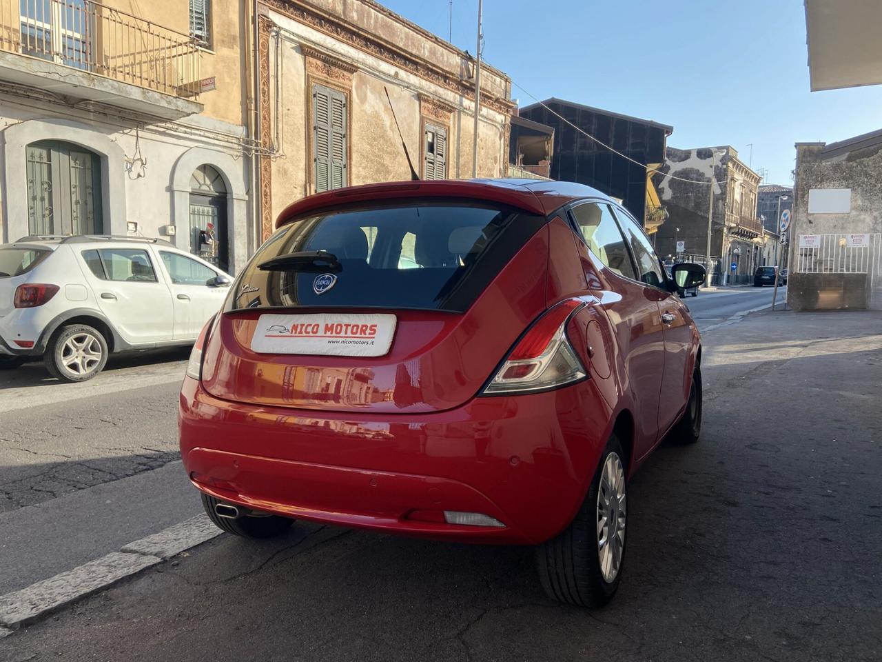Lancia Ypsilon 1.3 MJT 16V 95 CV 5 porte S&S Silver