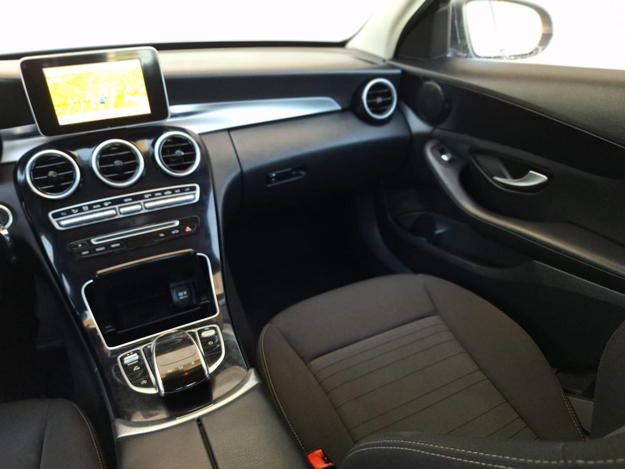 Mercedes Benz C 200 136cv. Automatica