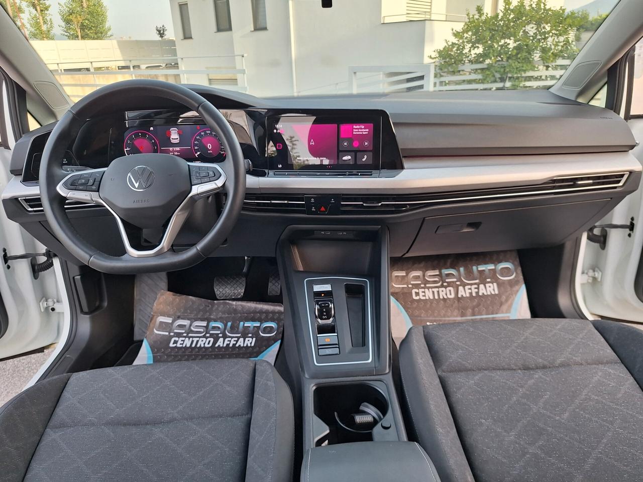 Volkswagen Golf LIFE 1.0 eTSI 110cv DSG NAV+RETROCAM. 2023
