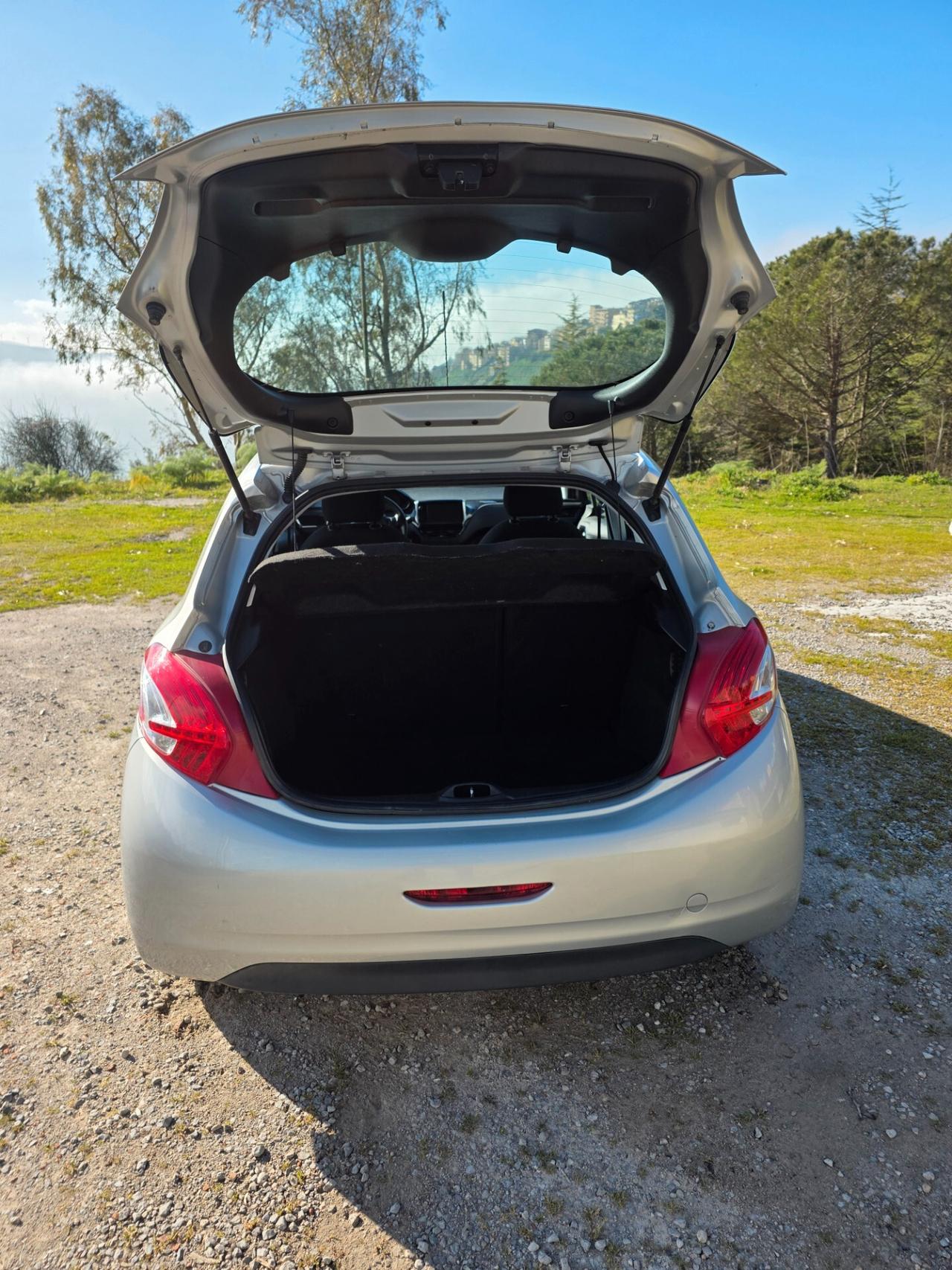 Peugeot 208 1.4 HDi 68 CV 5 porte Active