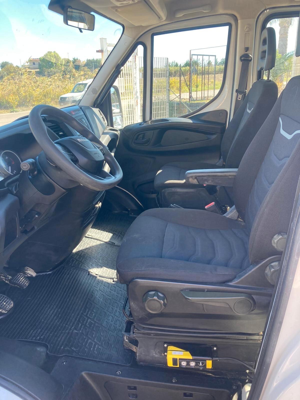 Iveco Daily 35c14 doppia cabina ribaltabile posteriore