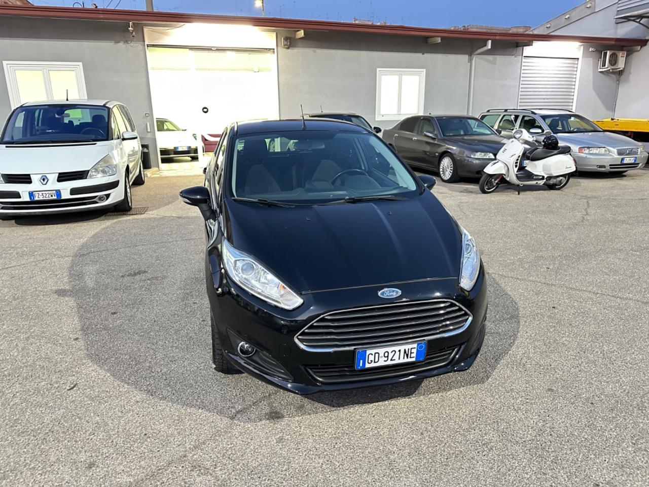 Ford Fiesta 1.5 TDCi 75CV 5 porte Black & White Edition