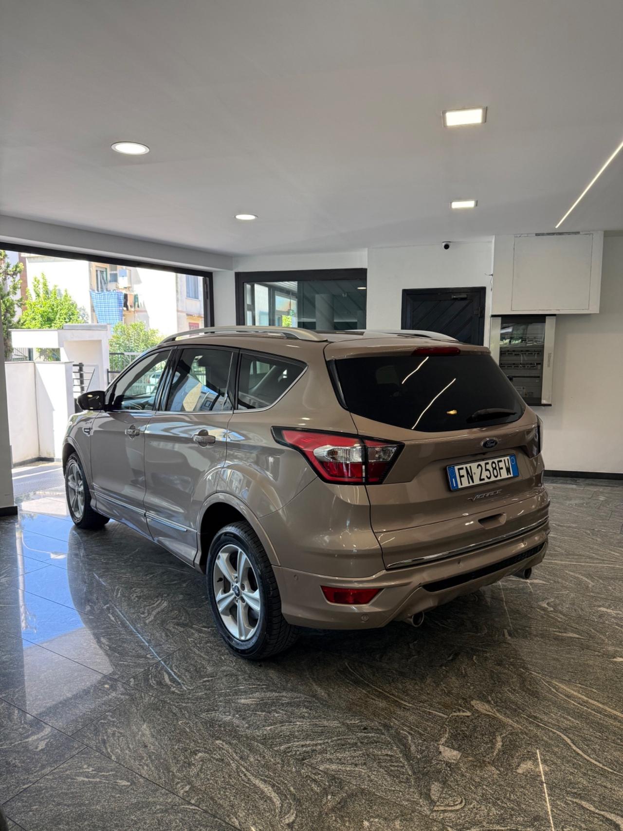 Ford Kuga 2.0 TDCI 180 CV S&S 4WD Powershift Vignale