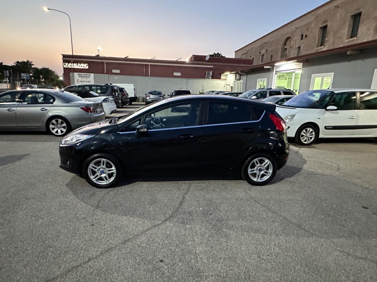 Ford Fiesta 1.5 TDCi 75CV 5 porte Black & White Edition