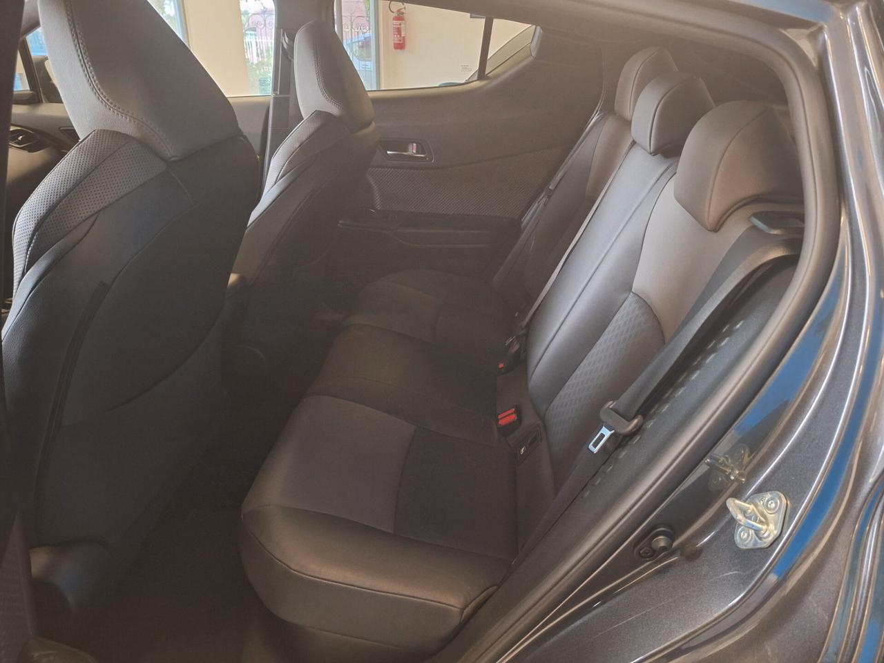 Toyota C-HR 2.0 Hybrid E-CVT Lounge