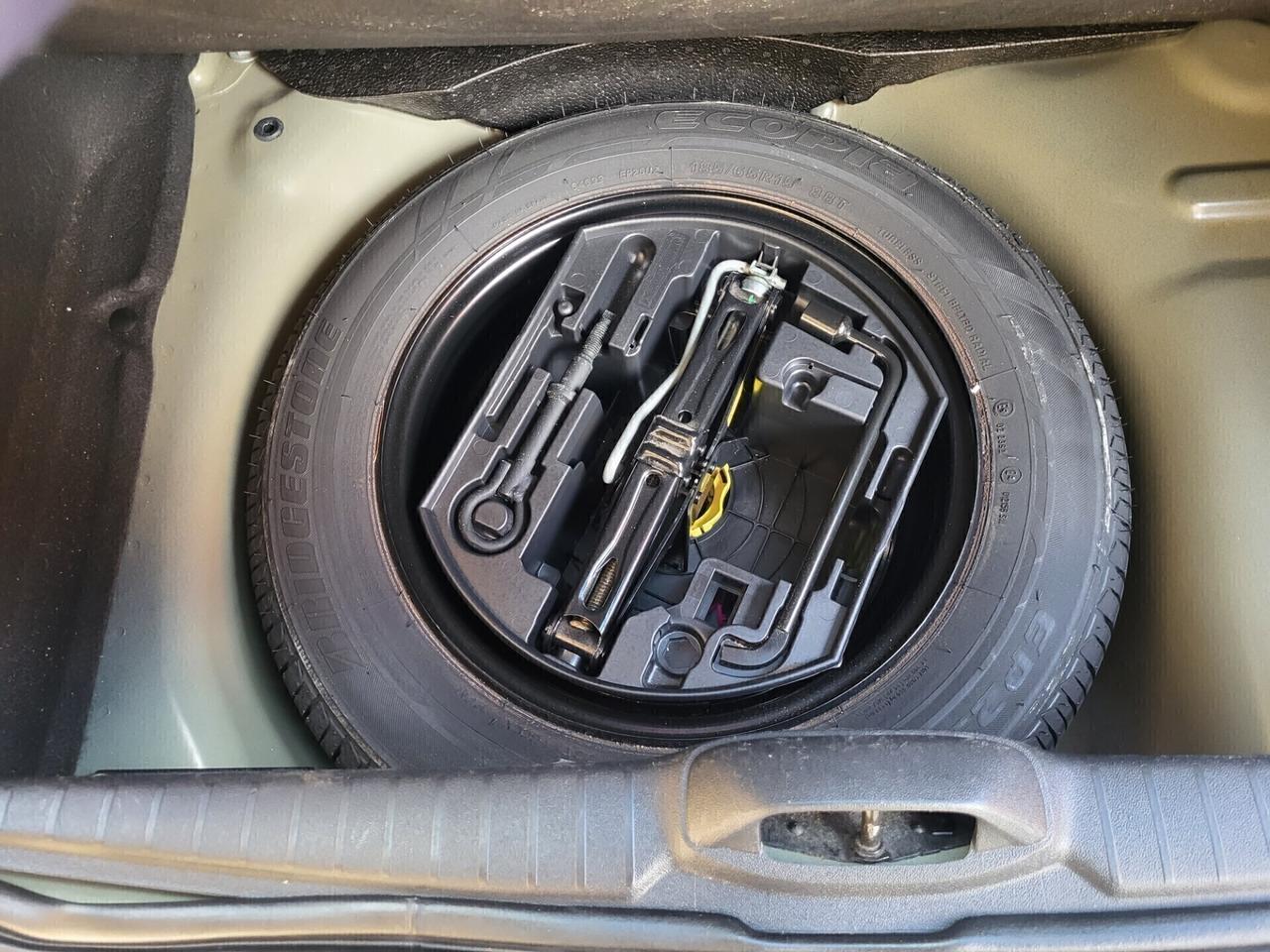 PEUGEOT 208 1,4 HDI-UNICA PROPRIETAR-4 REVISIONI