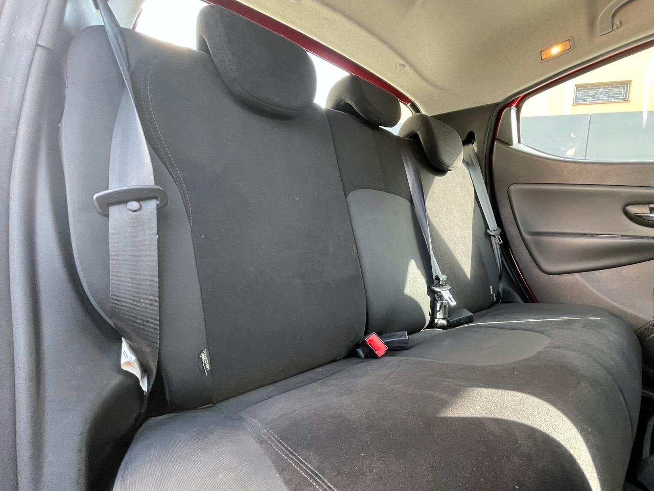 Lancia Ypsilon 1.2 69 CV 5 porte S&S Silver