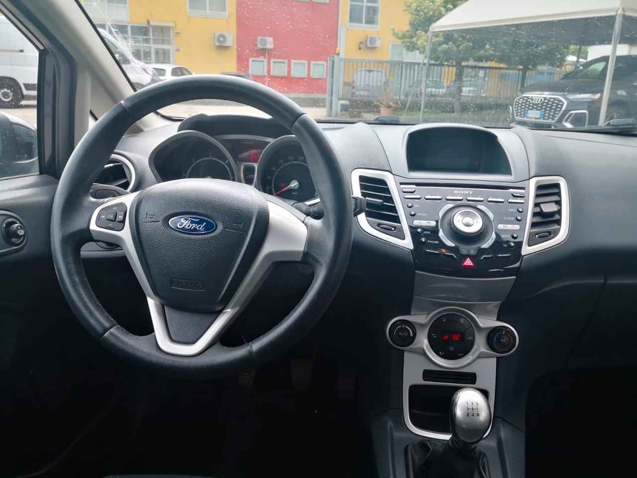 Ford Fiesta 1.4 TDCi 70CV 5 porte Titanium