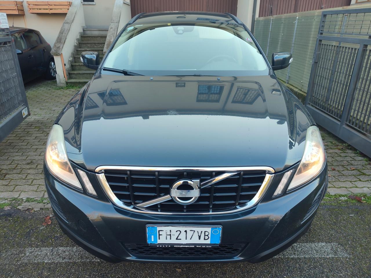 VOLVO XC60 2013 DIESEL 2.0 AUTOMATICA STUPENDA