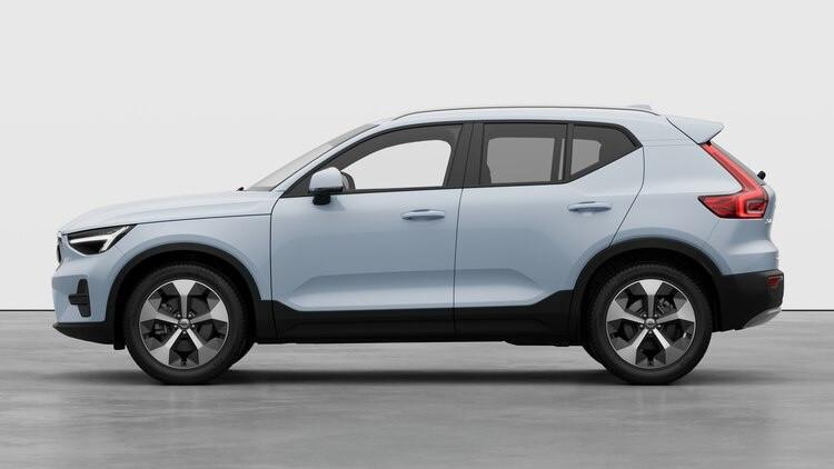 VOLVO XC40 CORE B3 AUTO PREZZO PROMO FINO AL 31/12/2025
