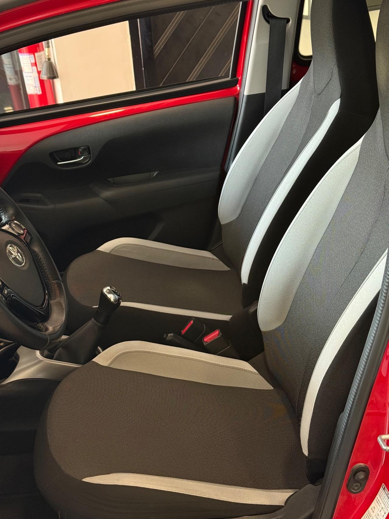 Toyota Aygo 1.0 VVT-i 69 CV 5 porte x-cool