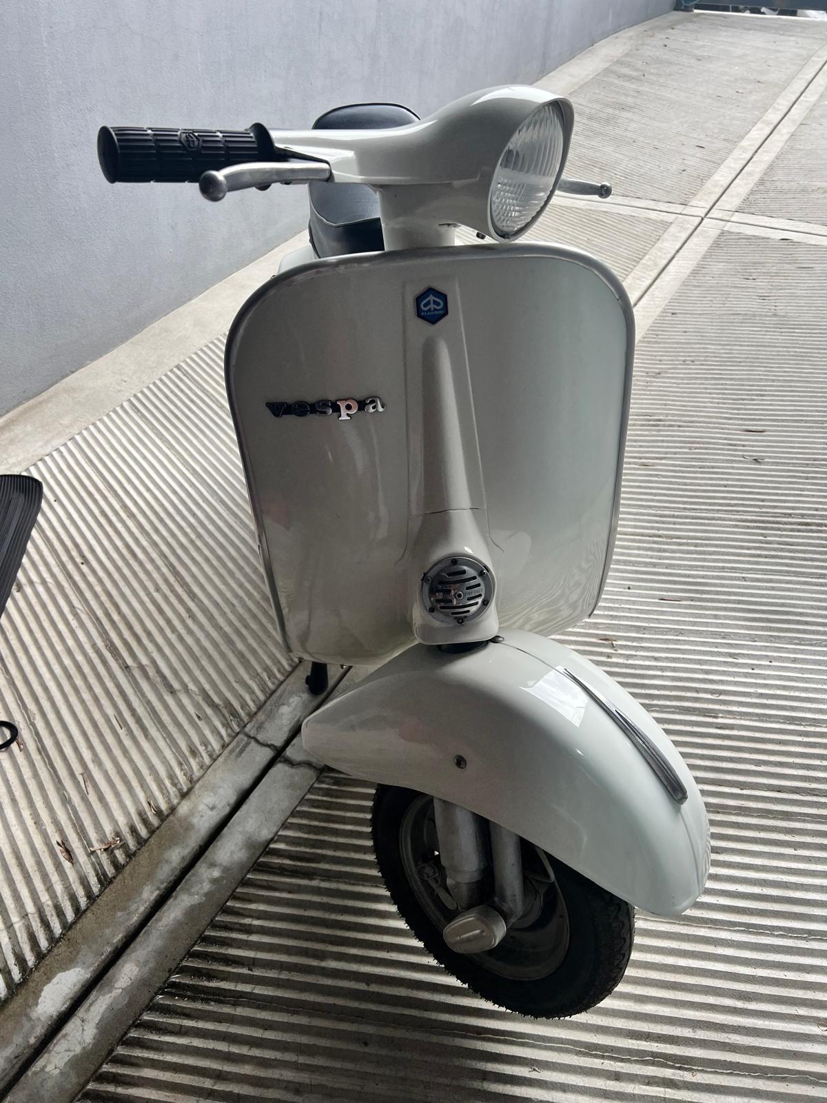Piaggio Vespa 50 Special faro tondo