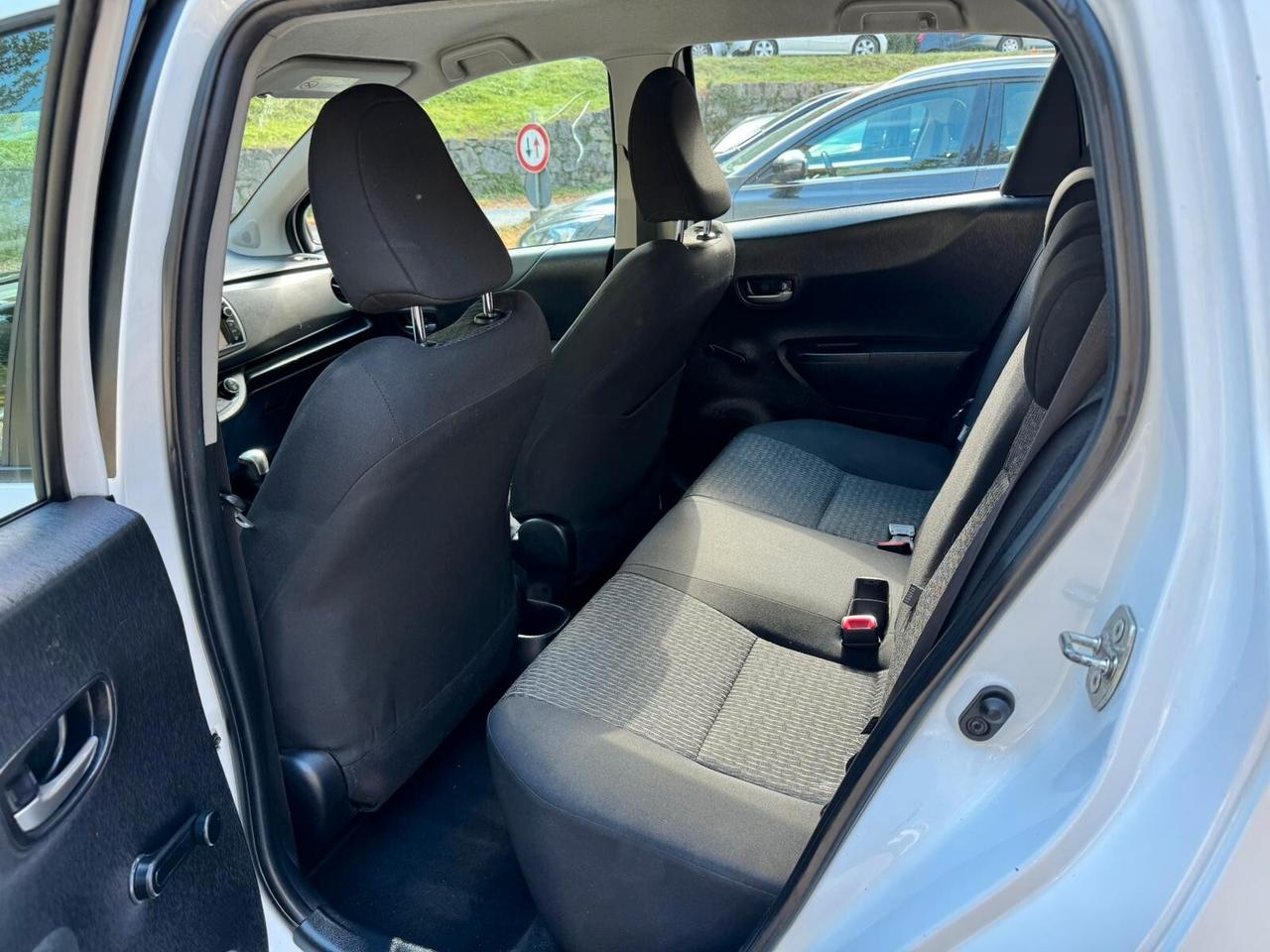 Toyota Yaris 1.0 5 porte Active GARANZIA 1 ANNO