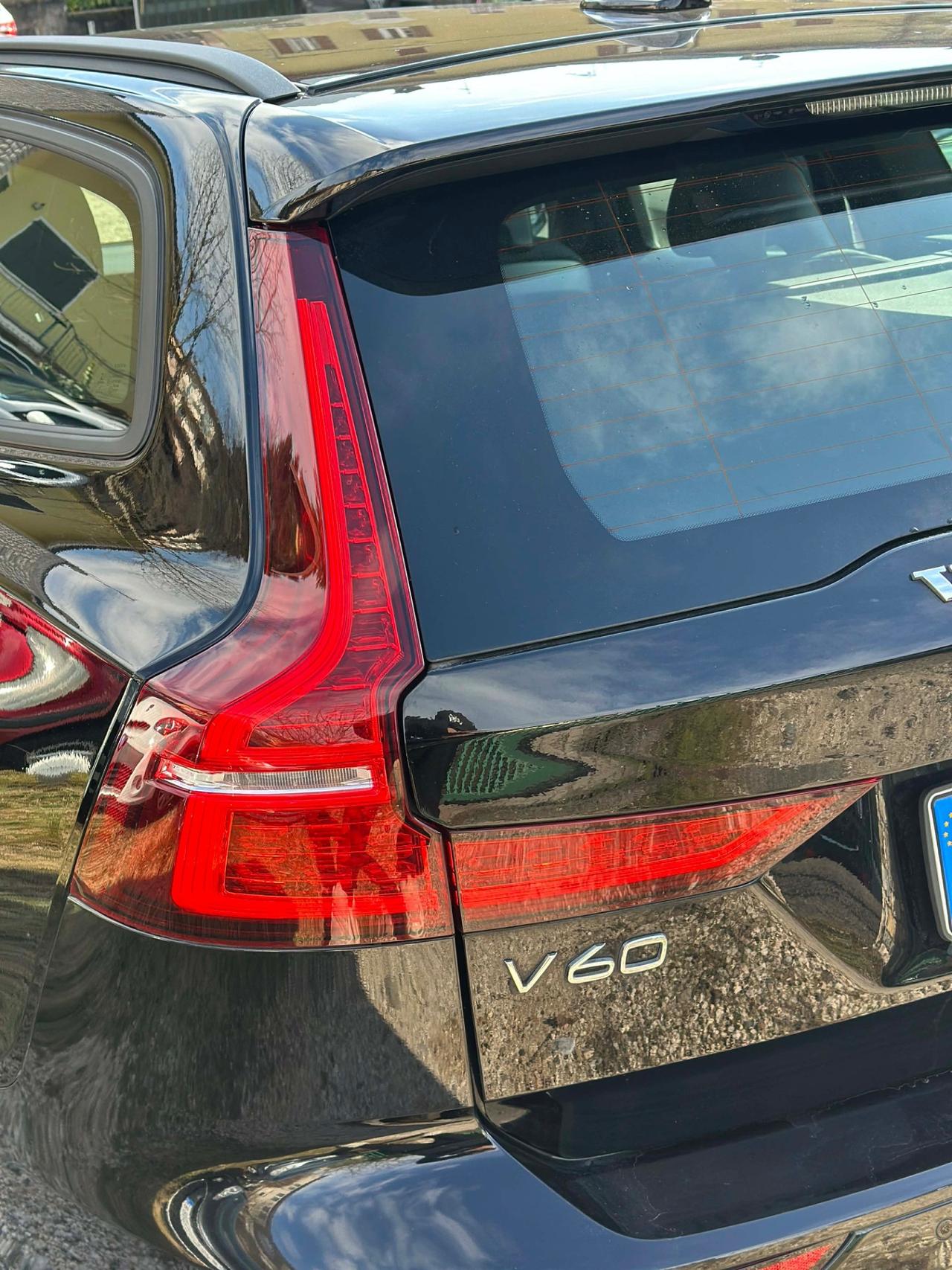 Volvo V60 D3 KMCERT GARANZ UNICOPR FULLLED