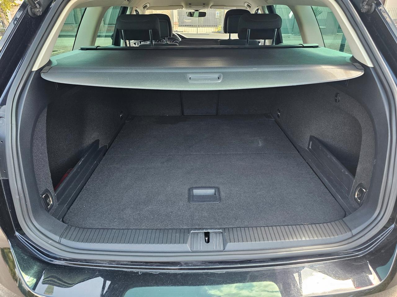 Volkswagen Passat Station Wagon 2.0 TDI 150 cv EURO 6 Dsg Comfortline Ok Permute / Navigatore