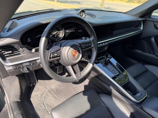 PORSCHE 992 Carrera 4 Cabriolet AVENTURINE MET.