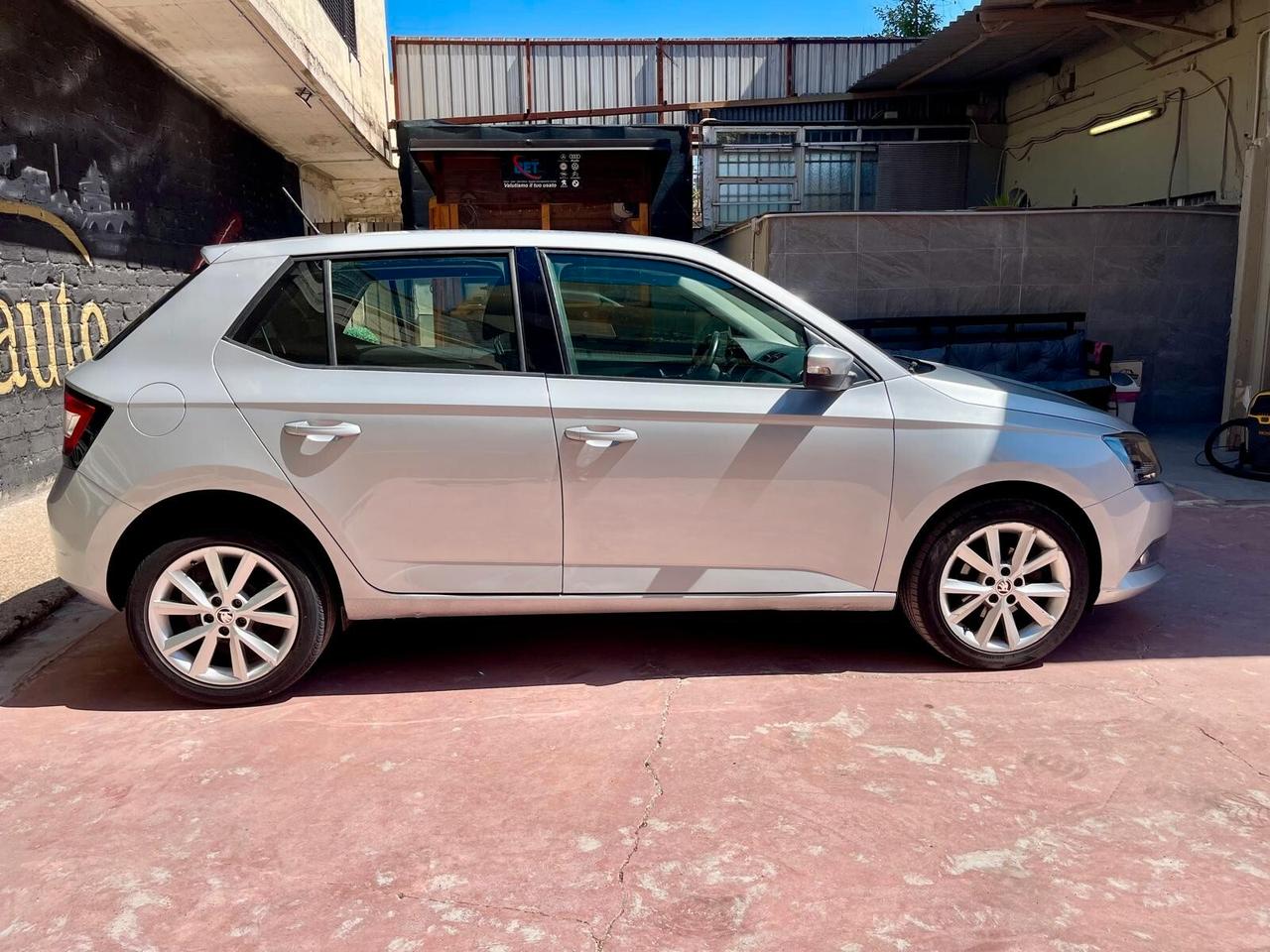 Skoda Fabia 1.0 TSI Color Argento