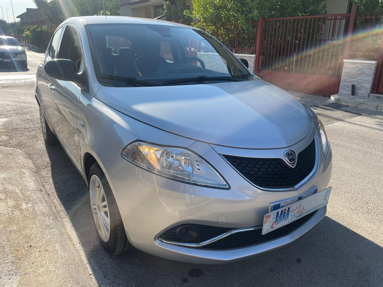 Lancia Ypsilon 1.2 69 CV 5 porte Gold