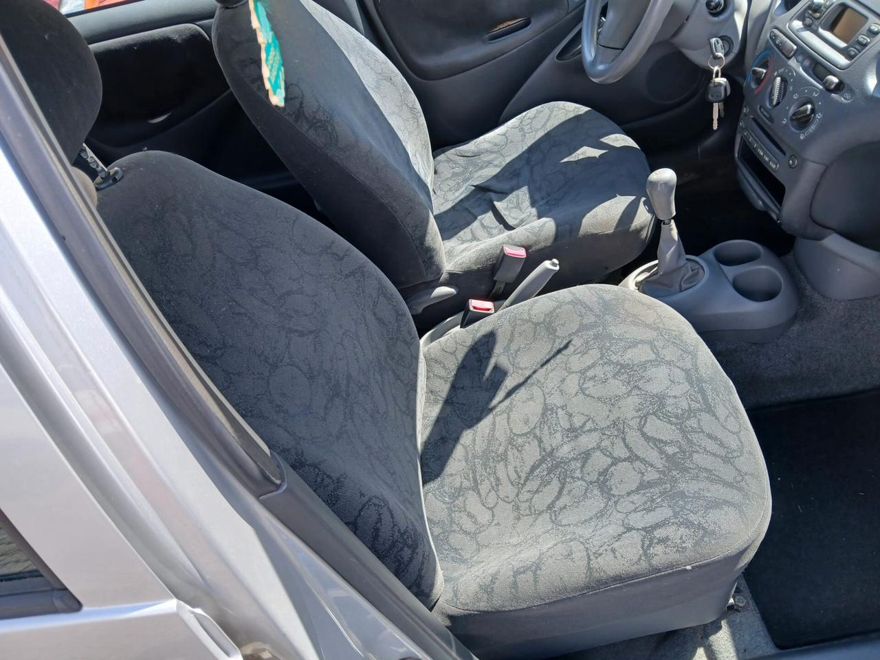 Toyota Yaris 1.0i 16V cat 5 porte '03