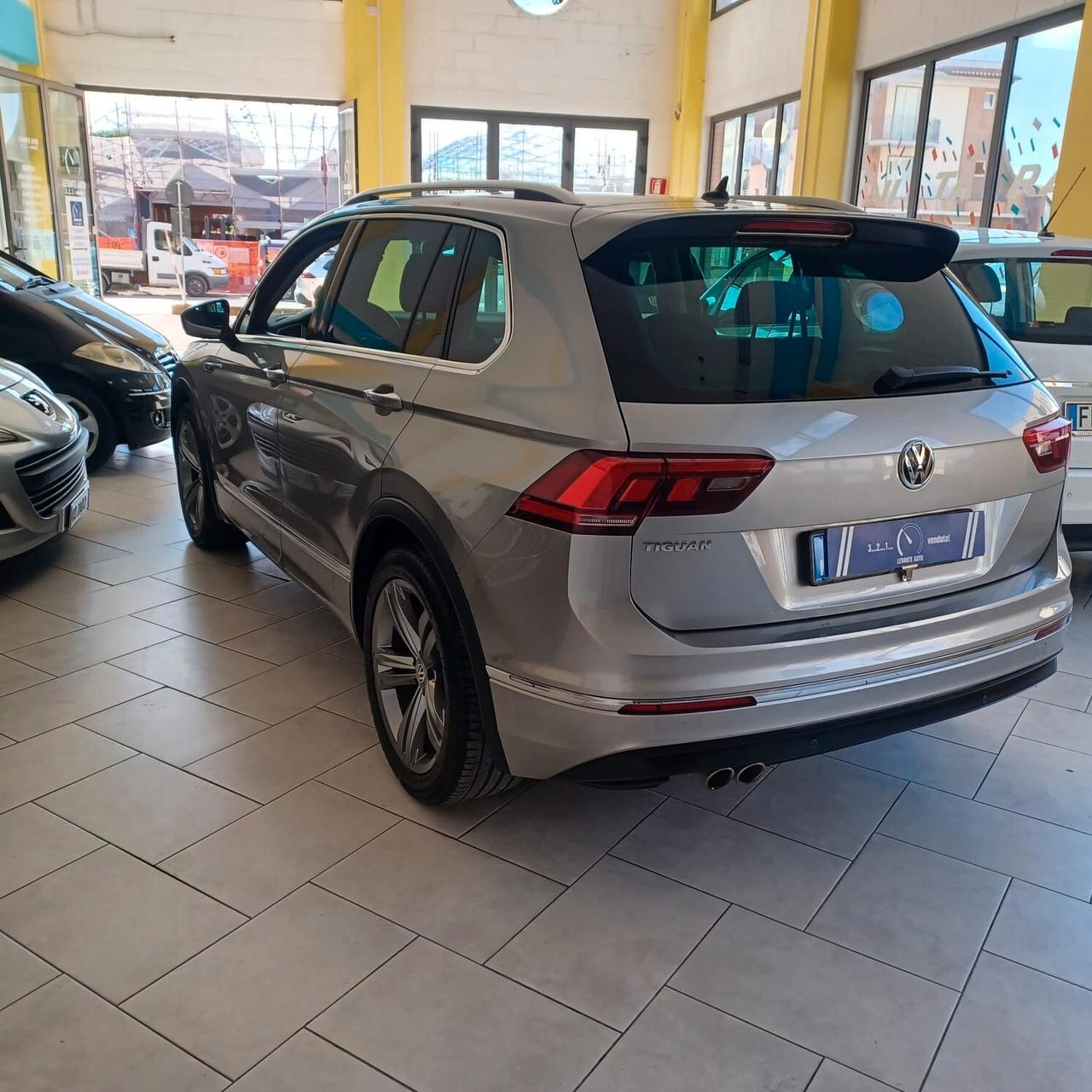 63.000 KM TAGLIANDI UFFICIALI TIGUAN R-LINE 1.6 TDI FULL OPTIONL