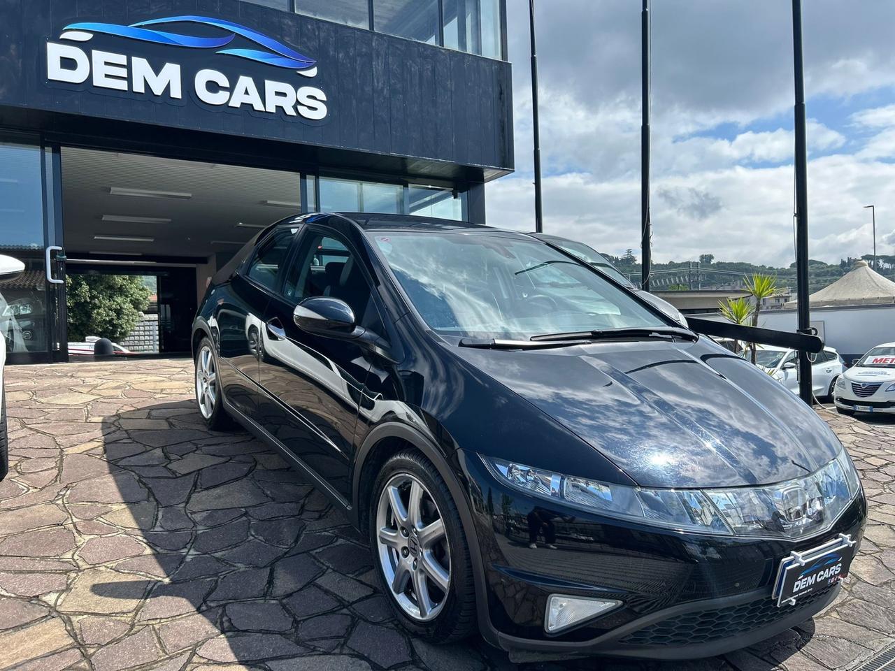 Honda Civic 1.8 i-VTEC 5p. Exec. LH i-P i-Sh