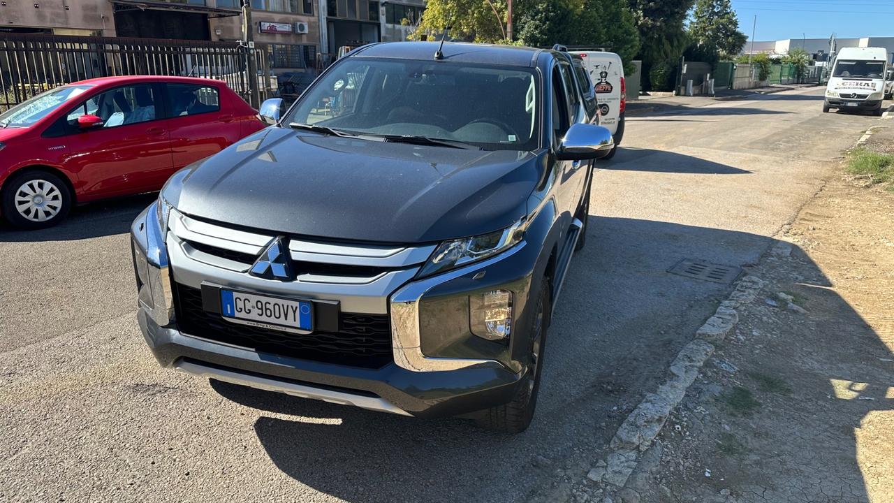 Mitsubishi L200 2.3 D Double Cab 4x4 Super Select Diamond
