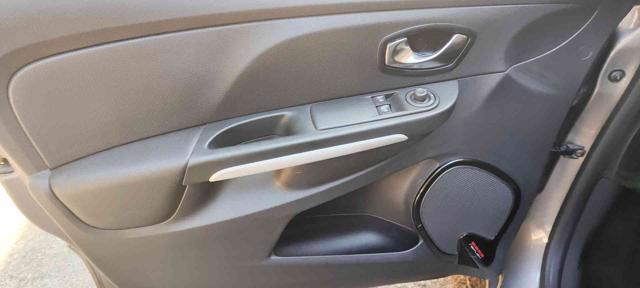 RENAULT Clio TCe 12V 90CV Start&Stop 5 porte Energy Intens