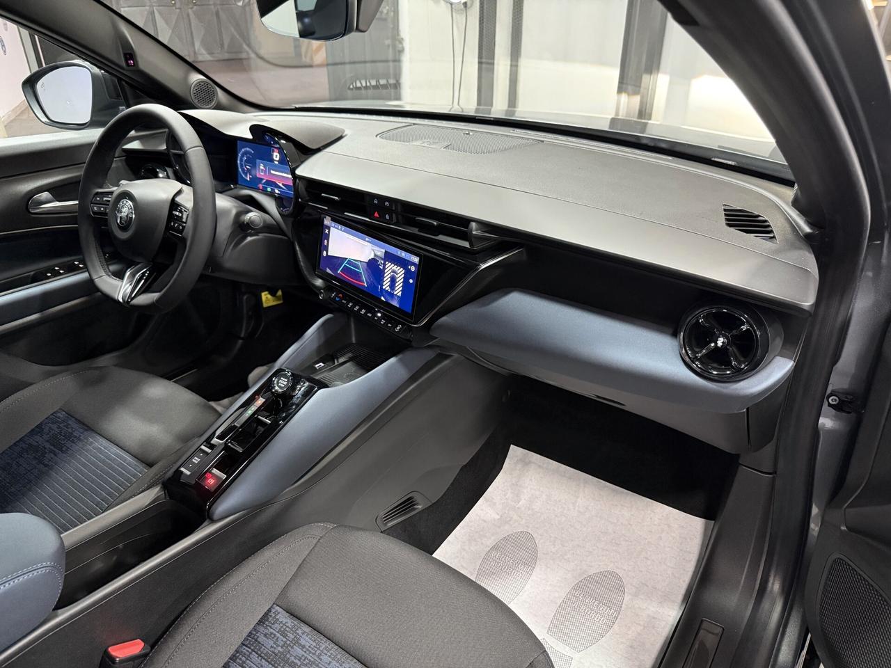 Alfa Romeo Junior 1.2 145 CV Hybrid eDCT6 Q4 Sprint