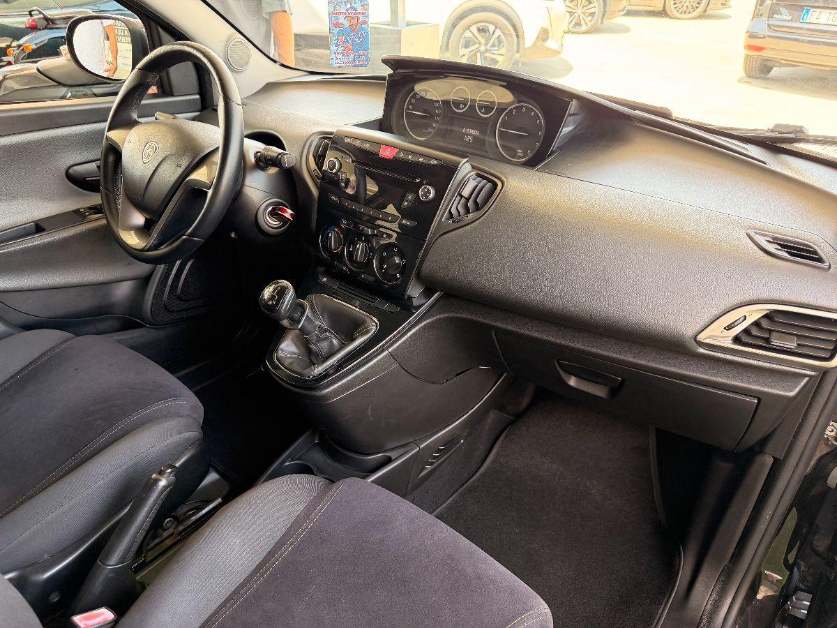LANCIA - Ypsilon 0.9 t.air Silver ecochic metano 80cv