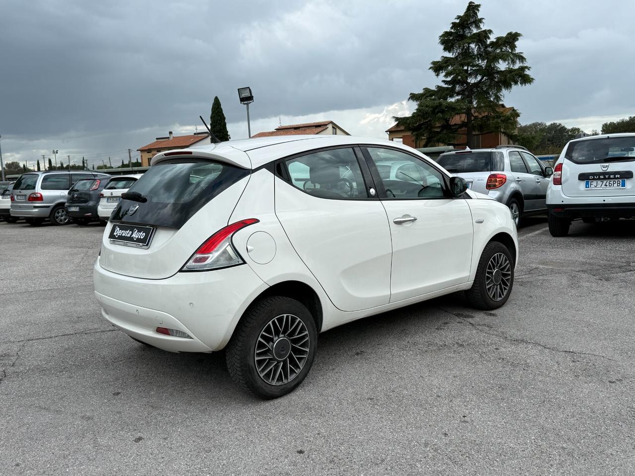 Lancia Ypsilon 0.9 TwinAir 85 CV 5 porte Metano Ecochic Gold