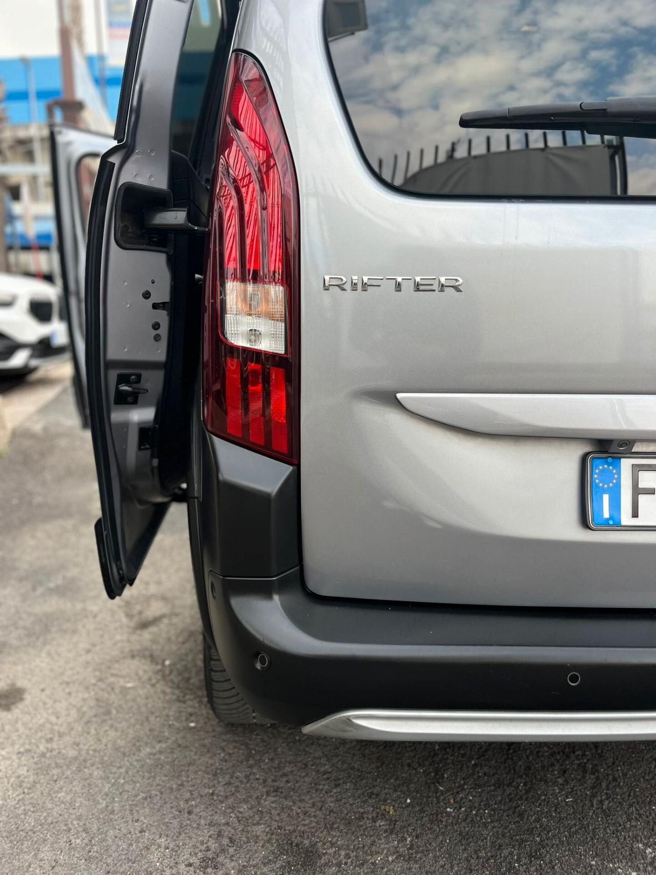 Peugeot Rifter BlueHDi 130 S&S EAT8 GT Line Standard