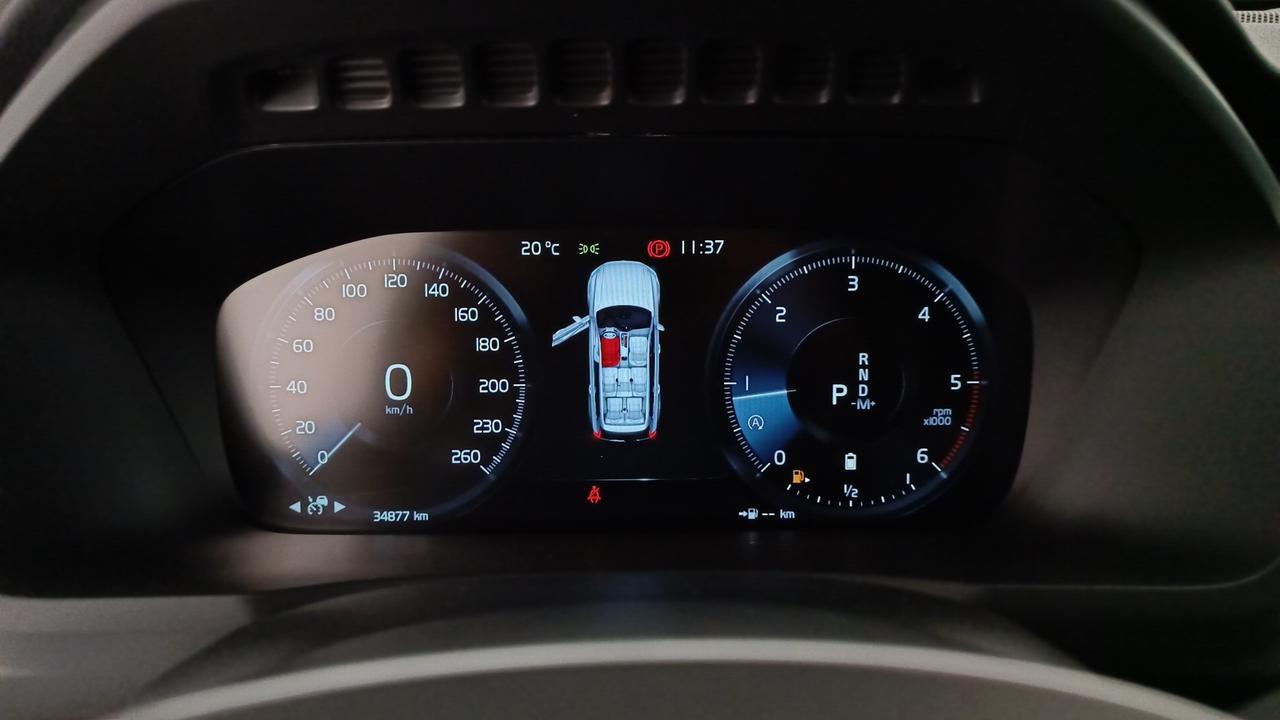 VOLVO XC90 2.0 b5 Momentum Pro awd 7p.ti geartronic