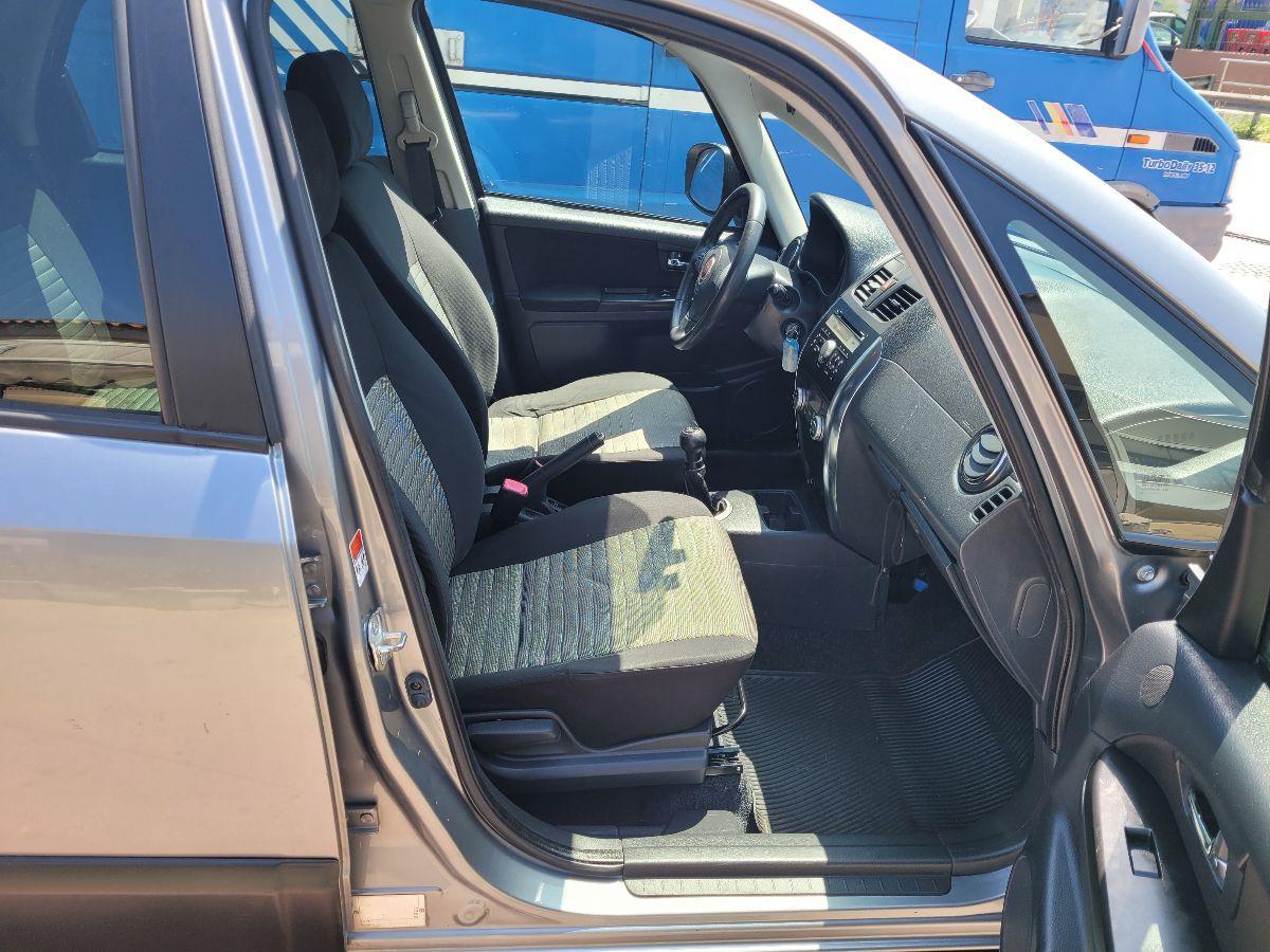 FIAT - Sedici - 1.6 4x2 Emotion