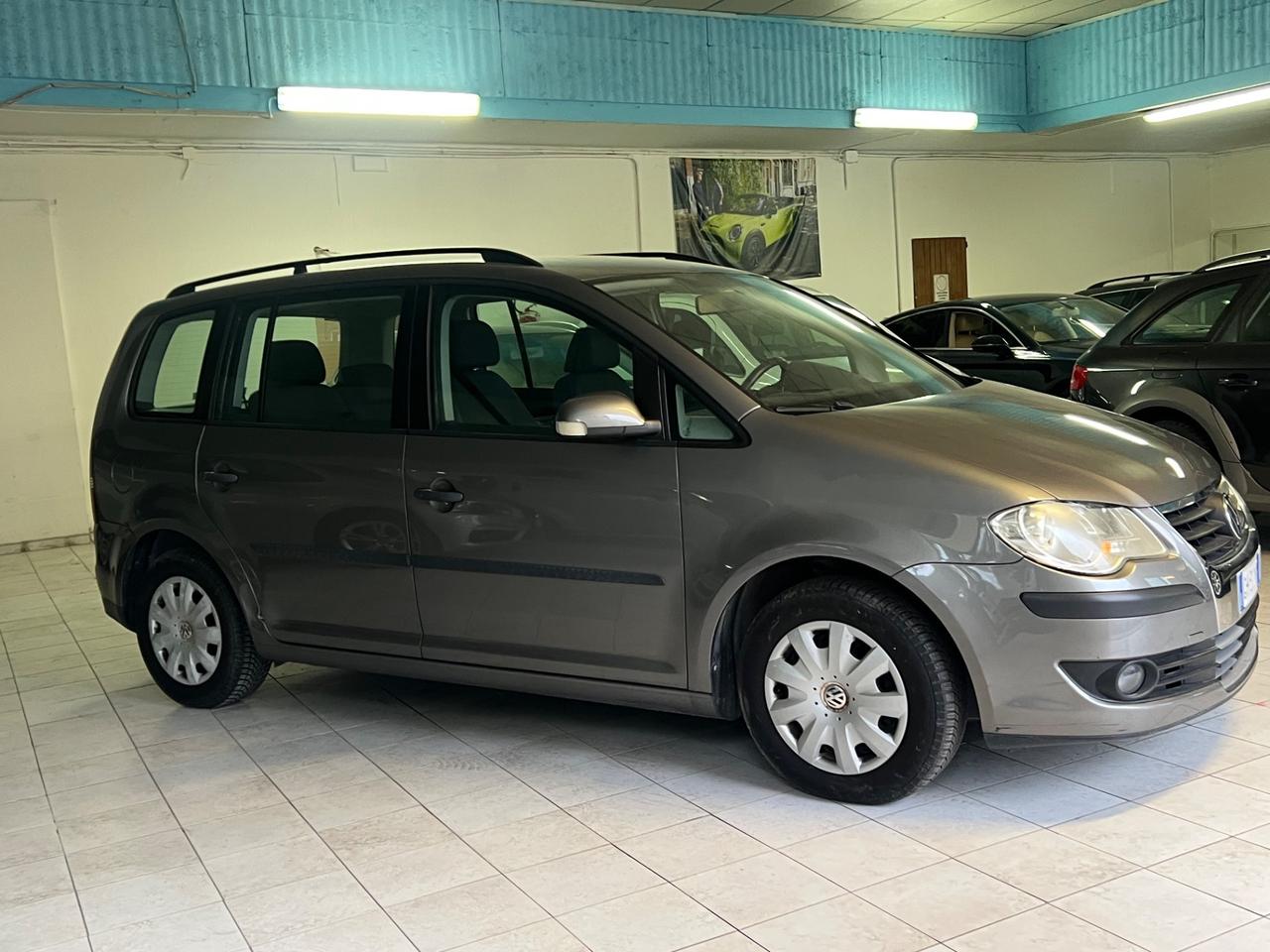 Volkswagen Touran 1.6 Trendline Bifuel G