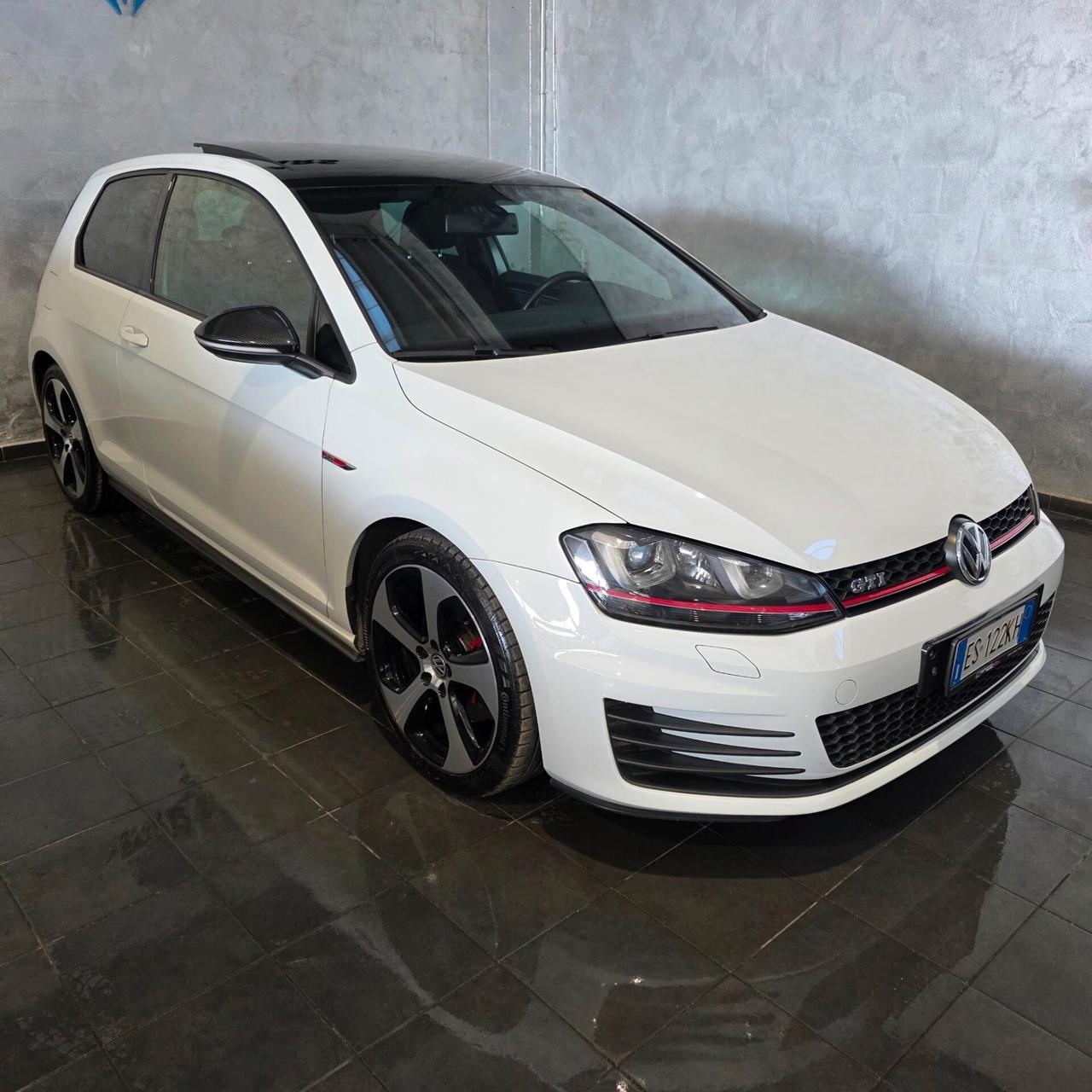 Volkswagen Golf GTI 2.0 TFSI