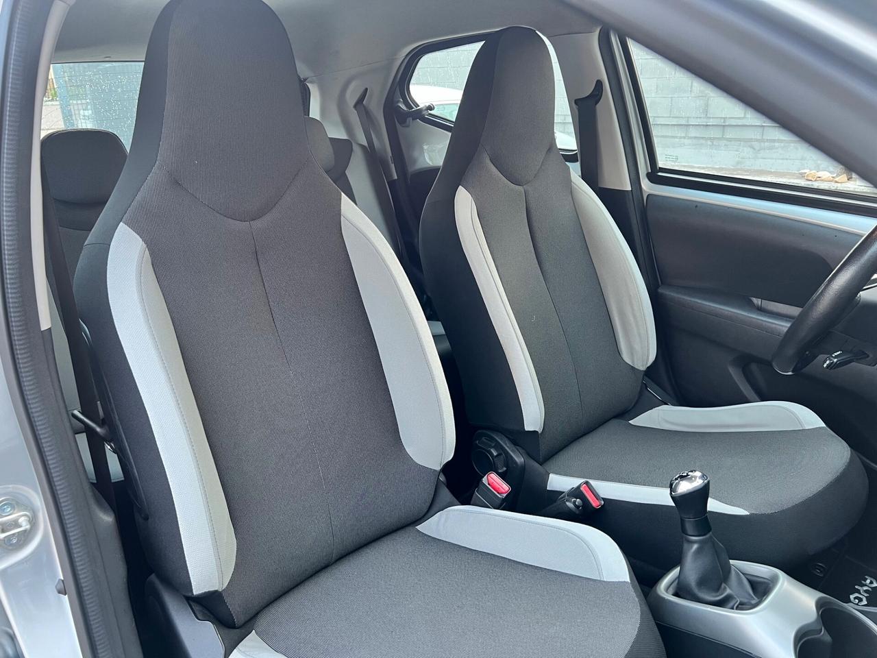 Toyota Aygo 5pt 1.0 Benz. 70cv x-pure CAMERA/TEL/CLIMA PERF.