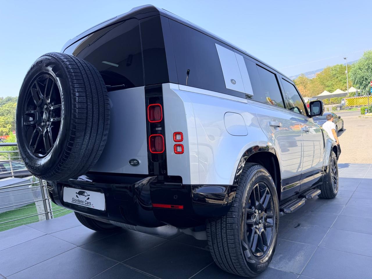 Land Rover Defender 110 3.0D I6 200 CV AWD Auto SE