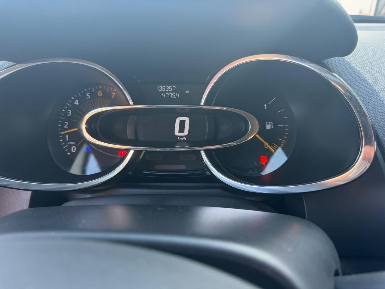 Renault Clio 0.9 TCe 12V 90CV 5 porte Costume National neopatentati