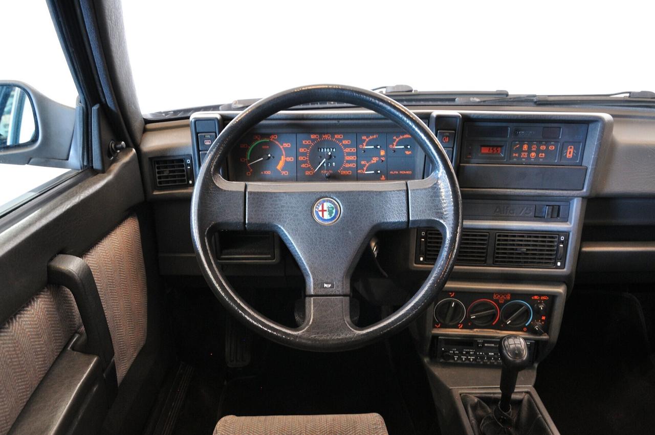Alfa Romeo 75 2.0i Twin Spark clima 1a serie ASI CRS