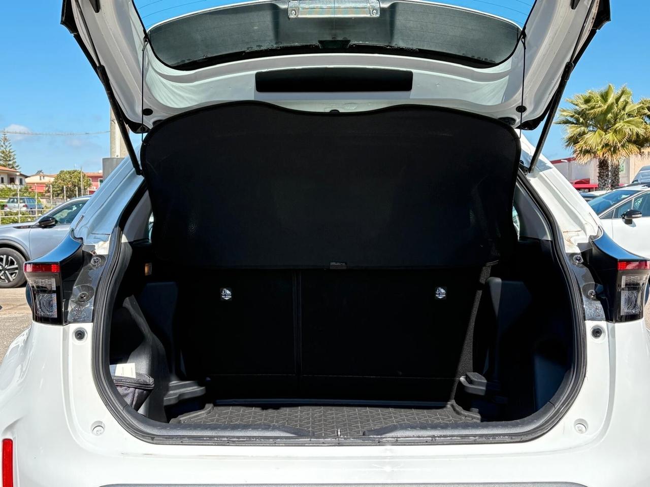 Toyota Yaris Cross 1.5 Hybrid 5p. E-CVT AWD-i Business