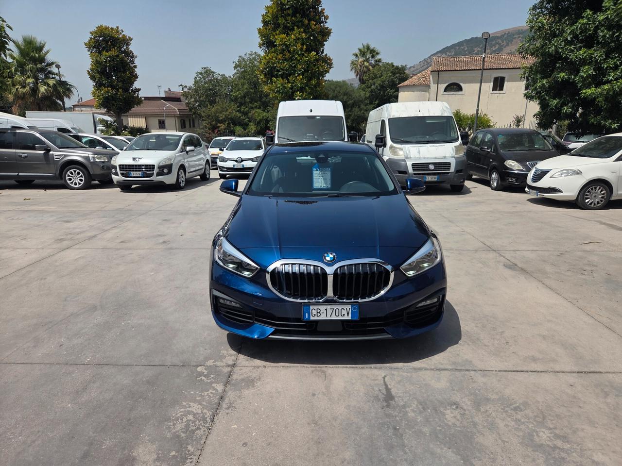 Bmw 1 F40 116d 5p. Business Advantage - 2020 DA VETRINA