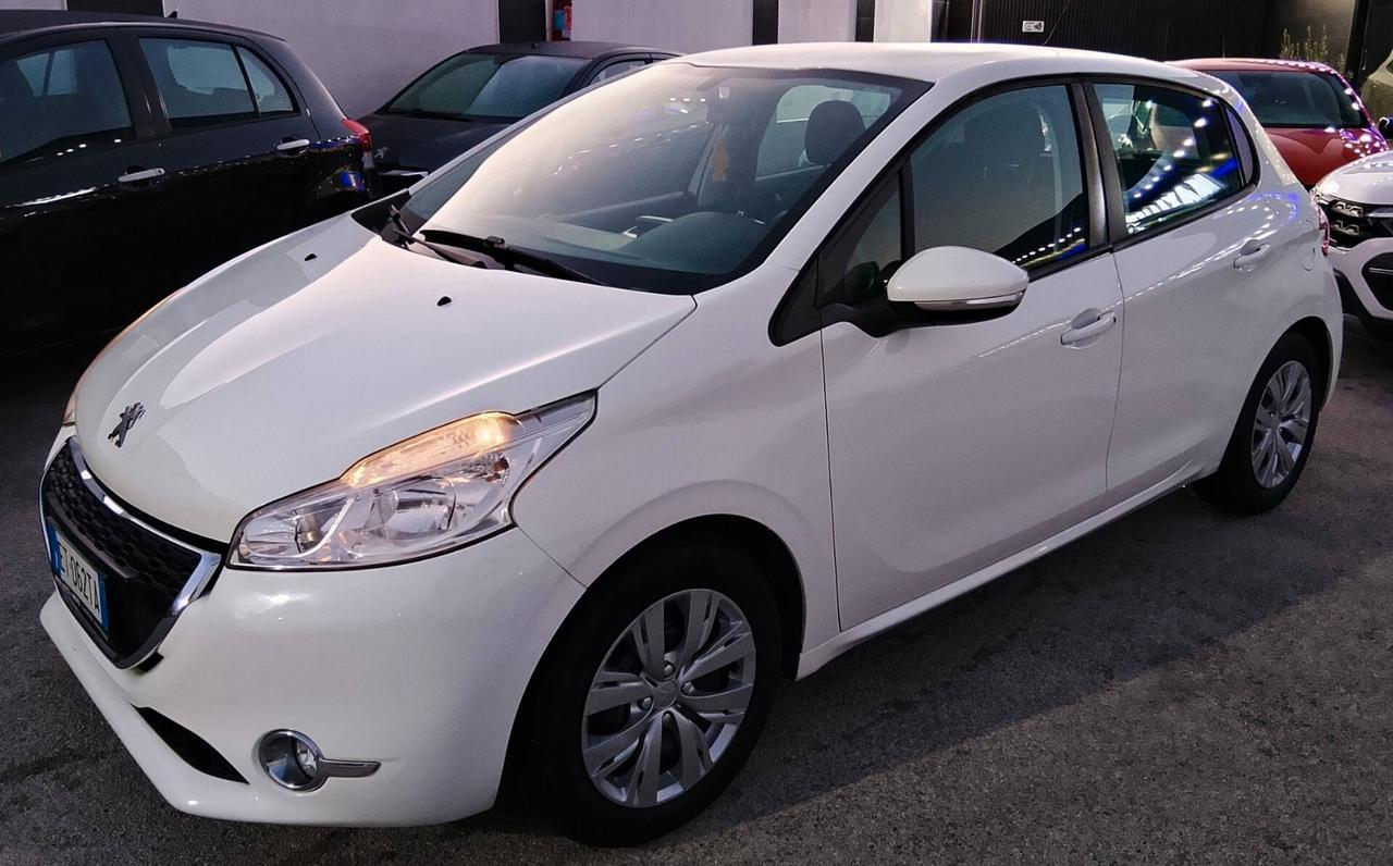 Peugeot 208 anche SENZA BUSTA PAGA