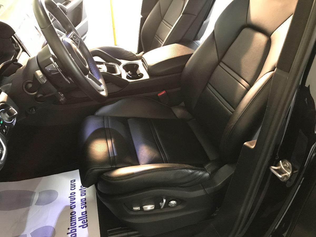 PORSCHE Cayenne 3.0 V6